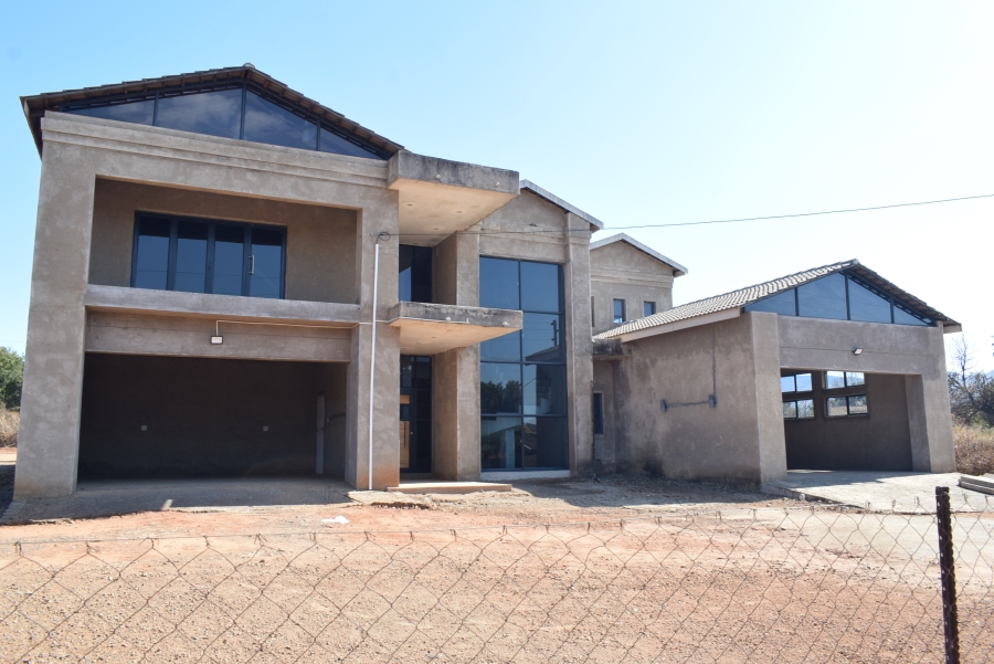 5 Bedroom Property for Sale in Olifantsnek North West